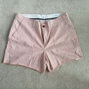 GAP Girlfriend Chino Shorts Sz 14 pink pinstriped 5” inseam 97%cotton 3% Spandex